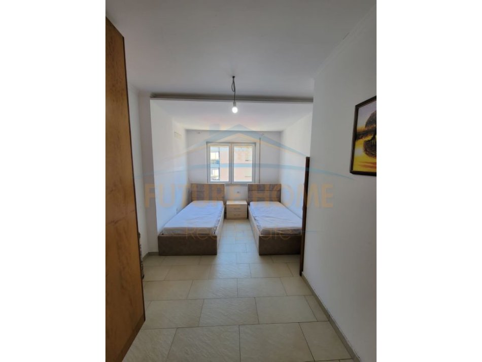 Tirane, jepet me qera 2+1+Ballkon Kati 6, 114 m² 500 € (Unaza e Re)