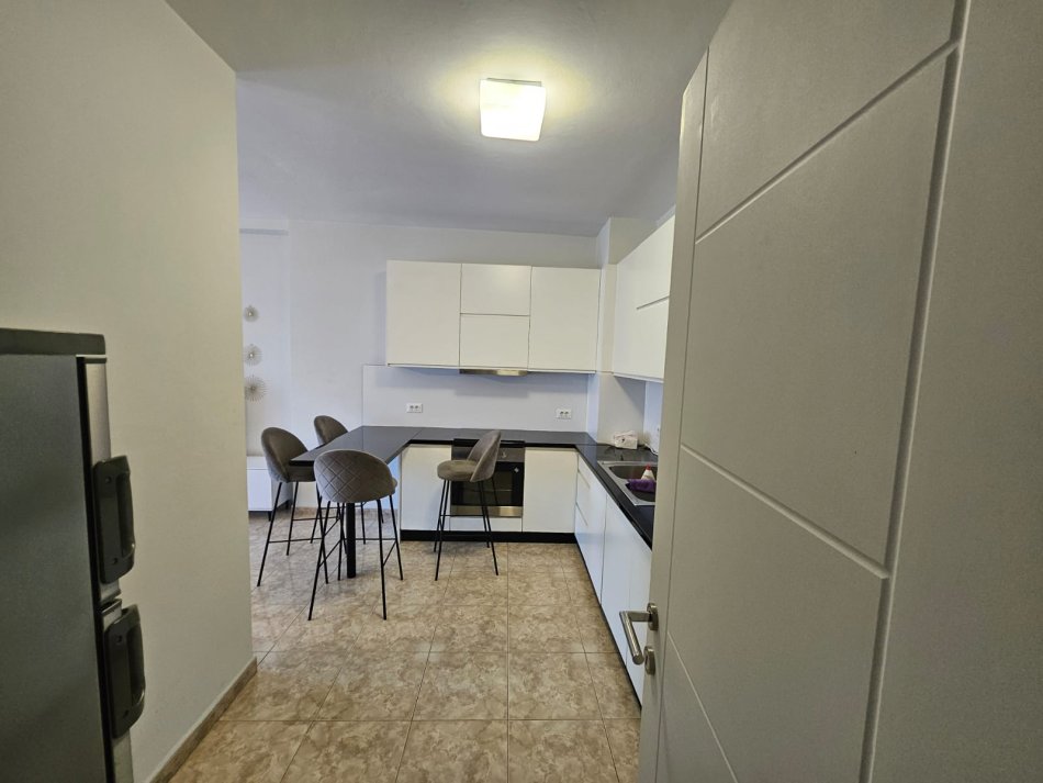 Tirane, jepet me qera apartament 2+1 Kati 6, 100 m² 600 € 