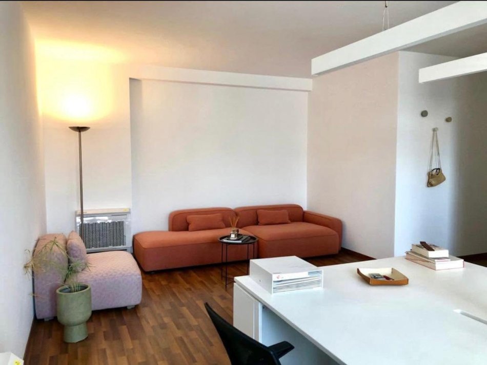 Tirane, jepet me qera 1+1 Kati 4, 52 m² 1.000 € (Rruga e Elbasanit)