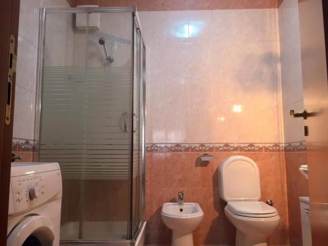 Tirane, jepet me qera apartament 2+1+BLK Kati 3, 103 m² 550 Euro (Rruga e Kavajes)