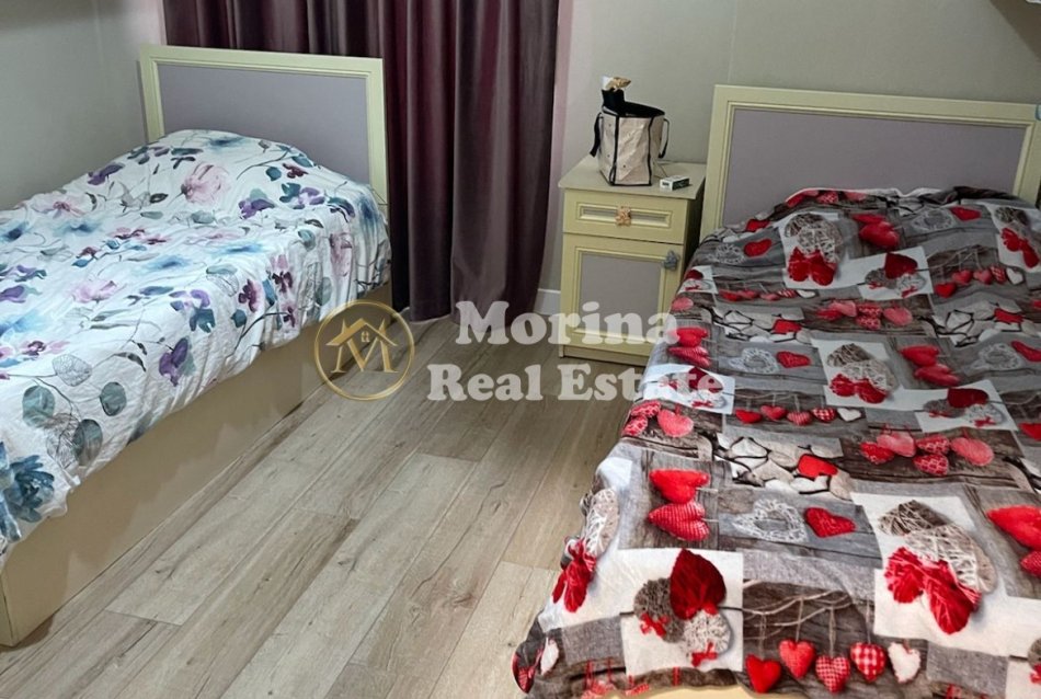 Tirane, jepet me qera apartament 3+1 Kati 2, 105 m² 1.000 € (Kopshti Botanik)