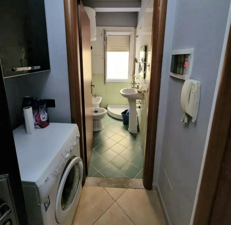 Tirane, jepet me qera garsonier 1+1 Kati 2, 51 m² 350 € (kodra e diellit)