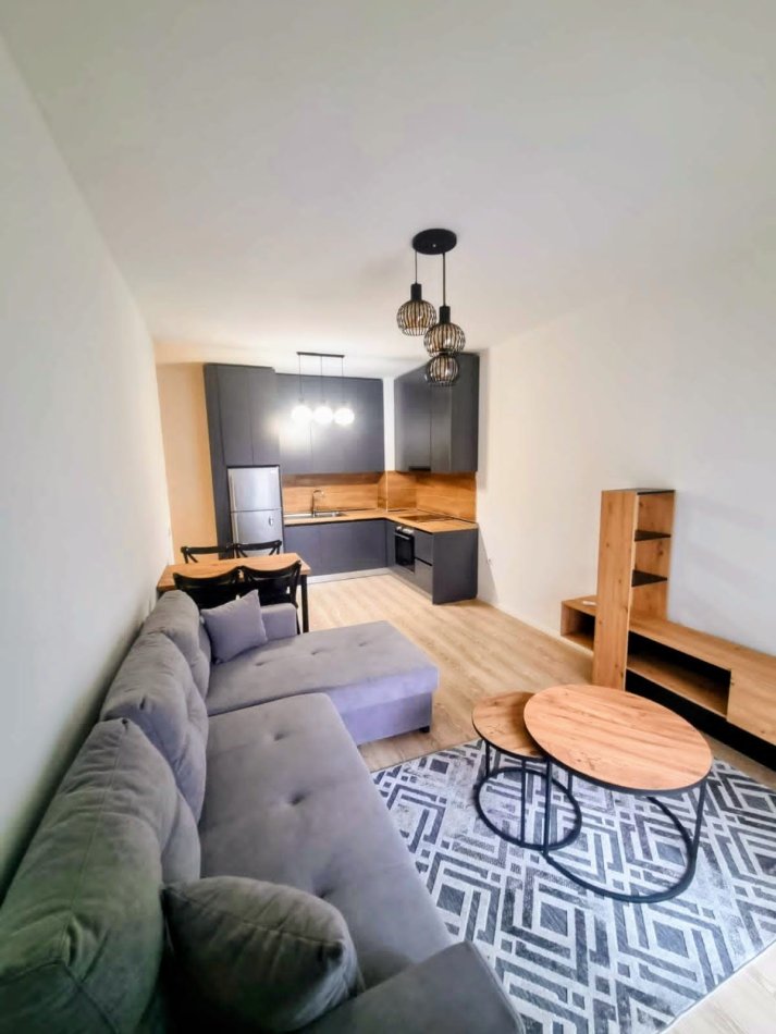Tirane, jepet me qera apartament 2+1 Kati 7, 85 m² 650 € (rruga ndre mjeda)