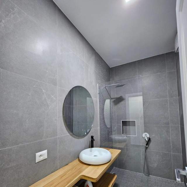 Tirane, jap me qera apartament 2+1+BLK Kati 1, 170 m² 1.800 Euro (Liqeni i Thate)
