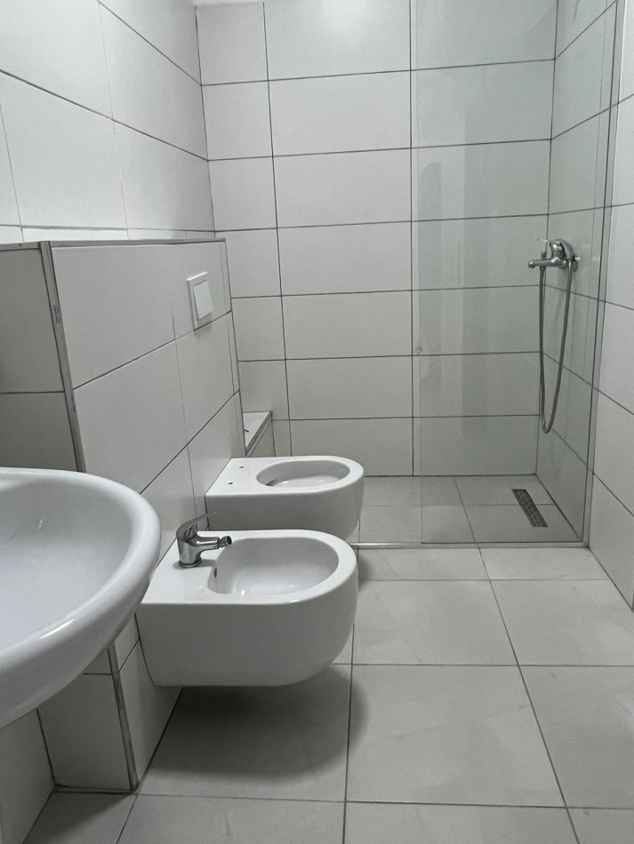 Tirane, jepet me qera apartament 1+1 Kati 3, 70 m² 450 € (kodra e diellit)