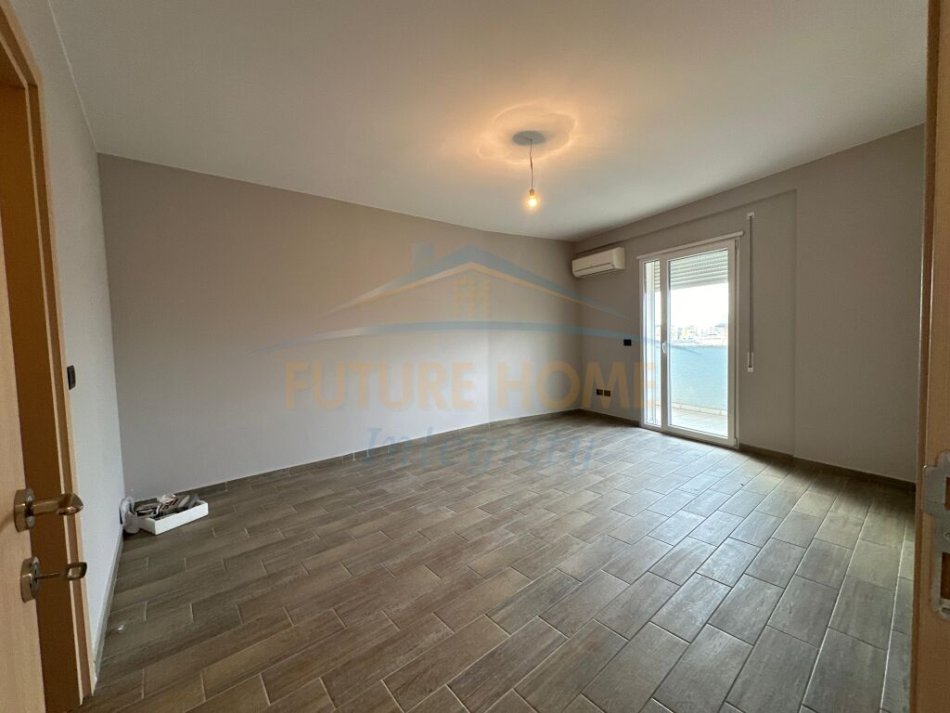 Tirane, shitet apartament 4+1+Aneks+Ballkon Kati 7, 154 m² 260.700 € (Ali Dem)