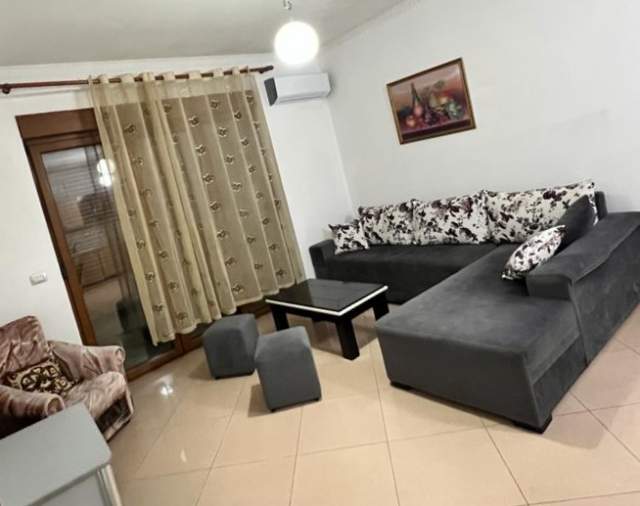 Tirane, jepet me qera apartament 1+1+BLK Kati 4, 80 m² 400 Euro (rrapo hekali)