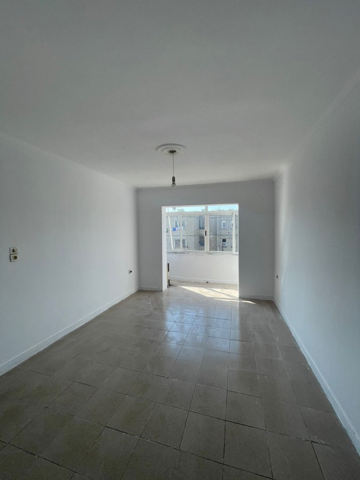 Tirane, shitet apartament 1+1+Aneks+Ballkon Kati 5, 53 m² 66.000 € (Ali Demi)