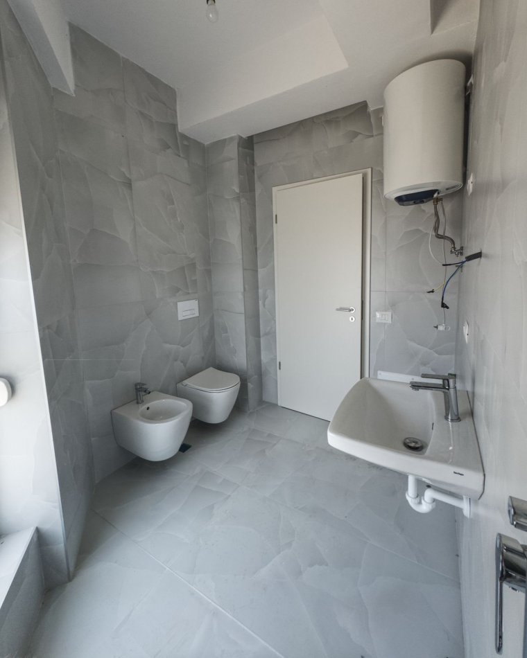 Tirane, shitet apartament 2+1+Aneks+Ballkon Kati 7, 84 m² (Ali Demi)