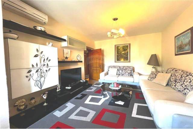 Tirane, jepet me qera apartament 2+1+BLK Kati 4, 65 m² 470 Euro (Ferit Xhajko)