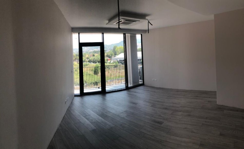 Tirane, jepet me qera zyre Kati 2, 124 m² 1.300 € (Lake View)