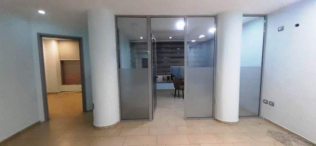 Tirane, jepet me qera ambjent biznesi Kati 2, 120 m² 500 Euro (21 dhjetori)
