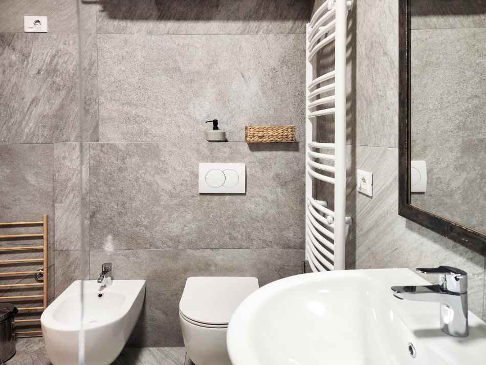 Cmim ofertë🔥 - Shitet: 3+1+2wc & 2Depo ( QENDER, Sheshi Skenderbej, - Galeria, brenda ) k7, pllt i Ri ( 355.000 Euro )