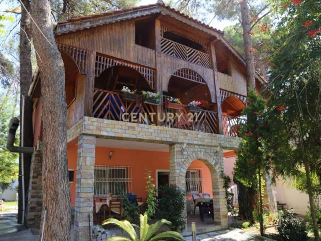 Durres, shitet Vile 5+1+A+BLK Kati 3, 360 m² 350.000 Euro (Golem)