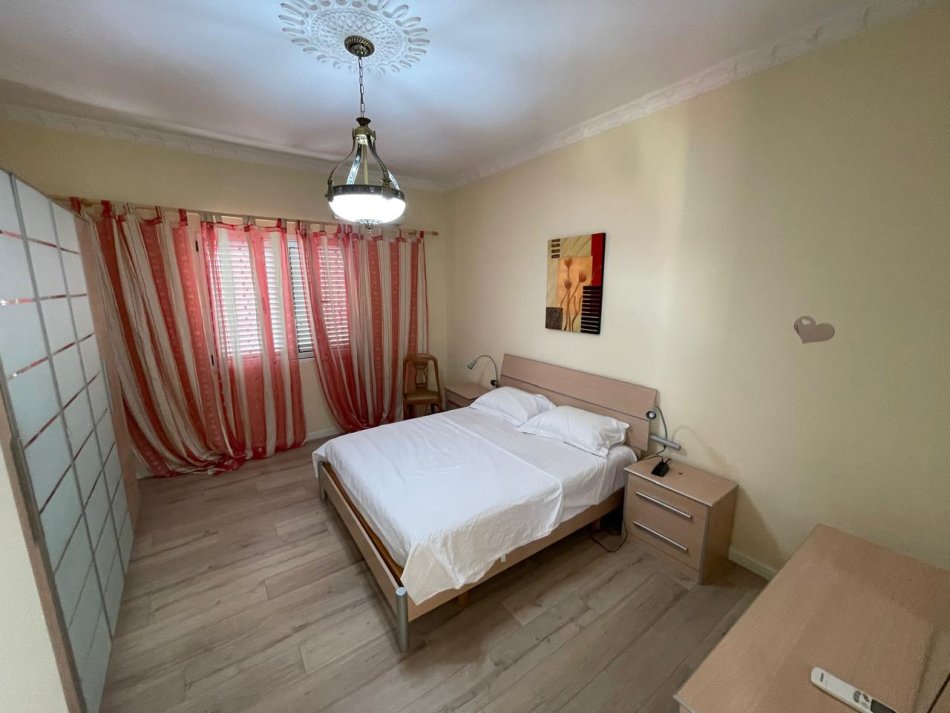 Tirane, jepet me qera apartament Kati 3, 