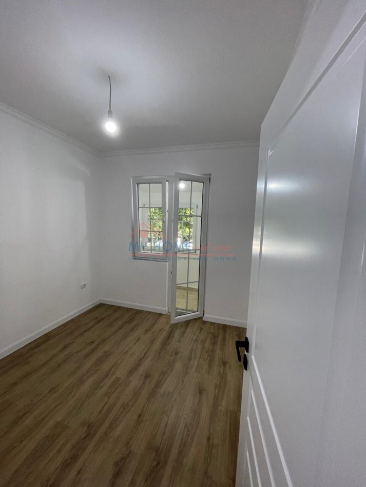 Apartament 1+1 ne shitje 21 Dhjetori ne Tirane