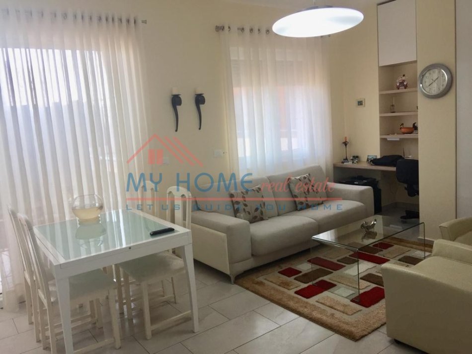 Tirane, jepet me qera apartament 1+1 Kati 7, 67 m² 700 € 