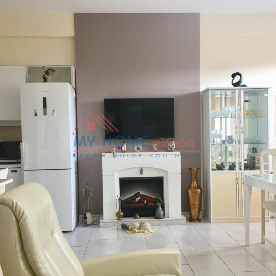 Tirane, jepet me qera apartament 1+1 Kati 7, 67 m² 700 € 