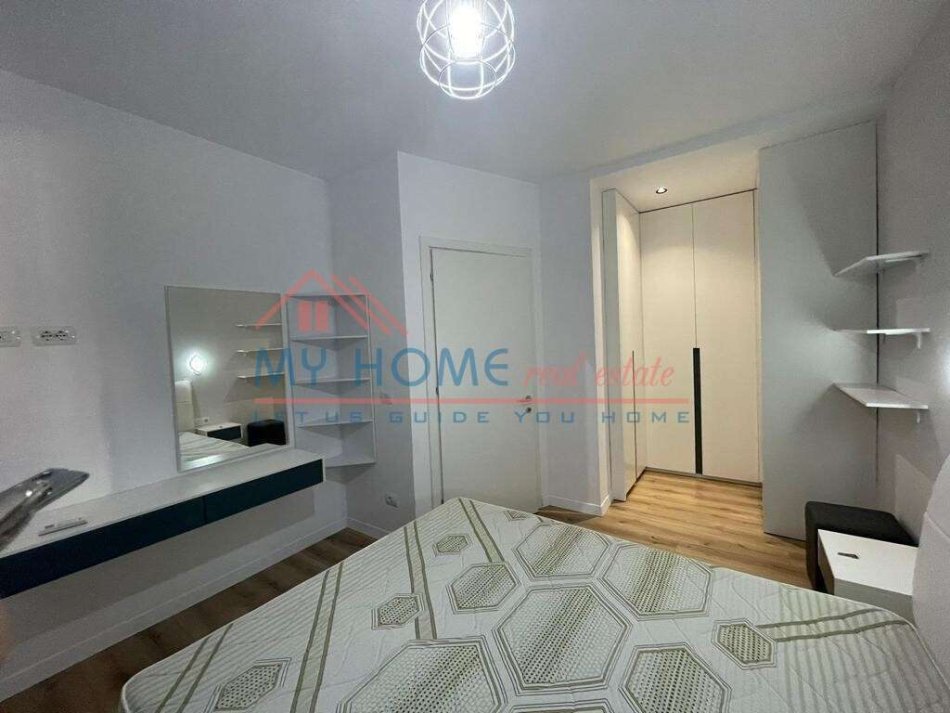 Tirane, shitet apartament 1+1+Ballkon Kati 1, 95 m² 190.000 € (Rruga Rrapo Hekali)