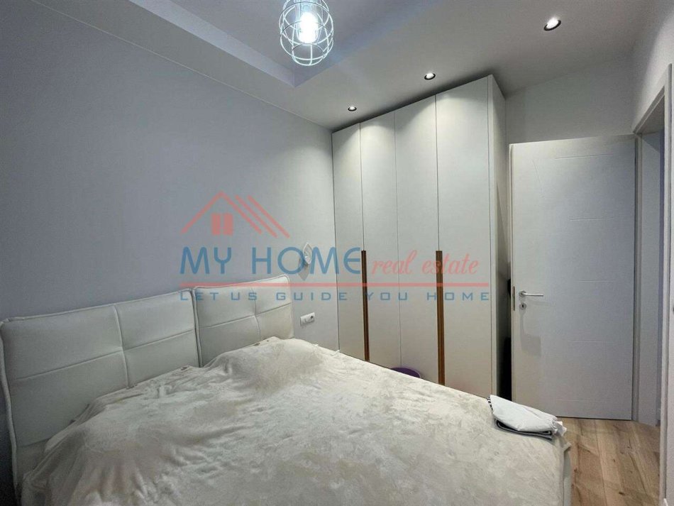 Tirane, shitet apartament 1+1+Ballkon Kati 1, 95 m² 190.000 € (Rruga Rrapo Hekali)