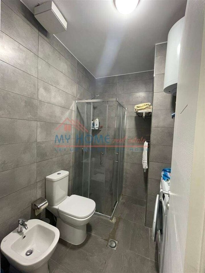 Tirane, shitet apartament 1+1+Ballkon Kati 1, 95 m² 190.000 € (Rruga Rrapo Hekali)