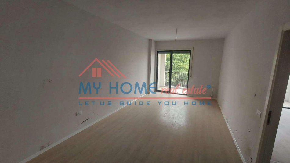Tirane, shitet apartament 1+1+Ballkon Kati 2, 68 m² 