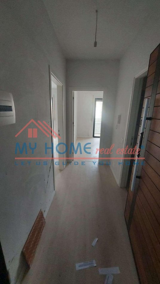 Tirane, shitet apartament 1+1+Ballkon Kati 2, 68 m² 