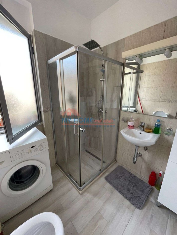 Tirane, jepet me qera apartament 2+1+Ballkon Kati 4, 100 m² 600 € (Myslym Shyri)