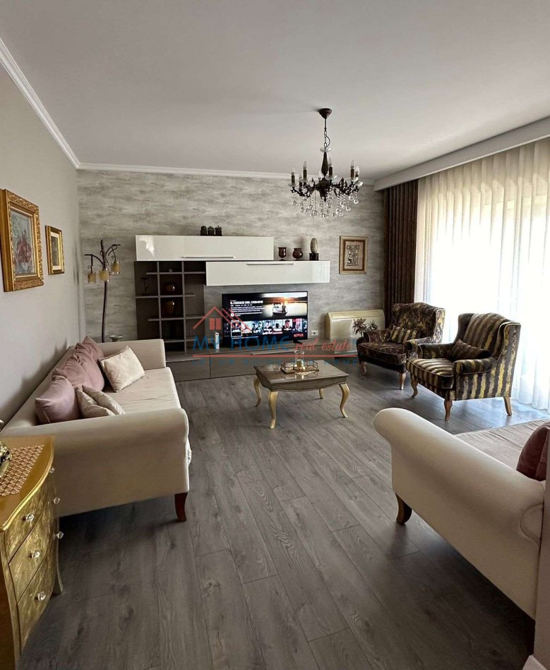 Tirane, shitet apartament 2+1+Ballkon Kati 9, 140 m² 