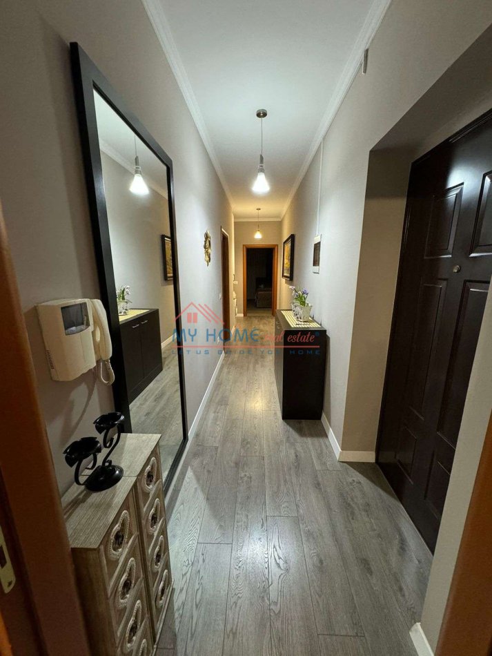 Tirane, shitet apartament 2+1+Ballkon Kati 9, 140 m² 