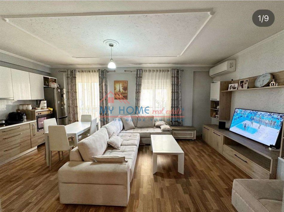 Tirane, shitet apartament 2+1 Kati 4, 160.000 € 