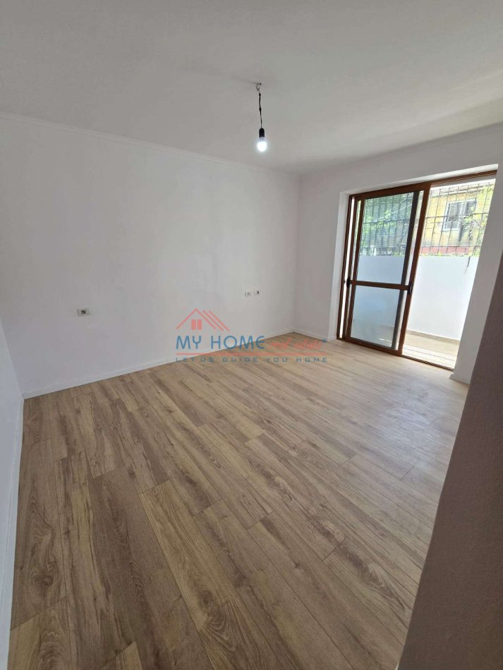 Tirane, shitet apartament 2+1+Ballkon Kati 1, 81 m² 138.000 € (Ali Demi)