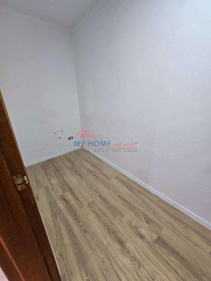 Tirane, shitet apartament 2+1+Ballkon Kati 1, 81 m² 138.000 € (Ali Demi)