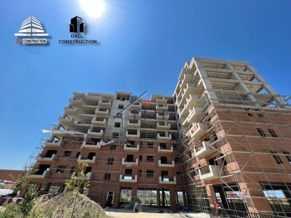 Tirane, shitet apartament 2+1+Ballkon Kati 3, 121 m² 88.038 € (Kamez)