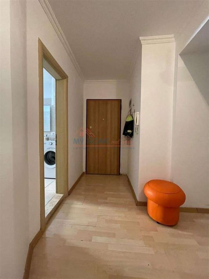 Tirane, jepet me qera apartament 2+1+Ballkon Kati 3, 112 m² 800 € 