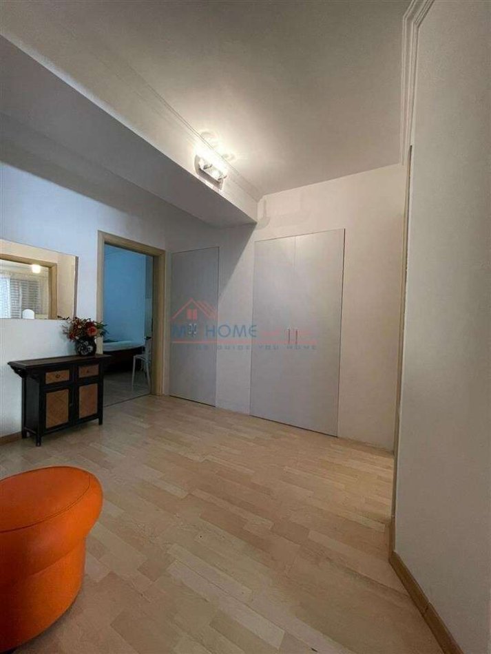 Tirane, jepet me qera apartament 2+1+Ballkon Kati 3, 112 m² 800 € 