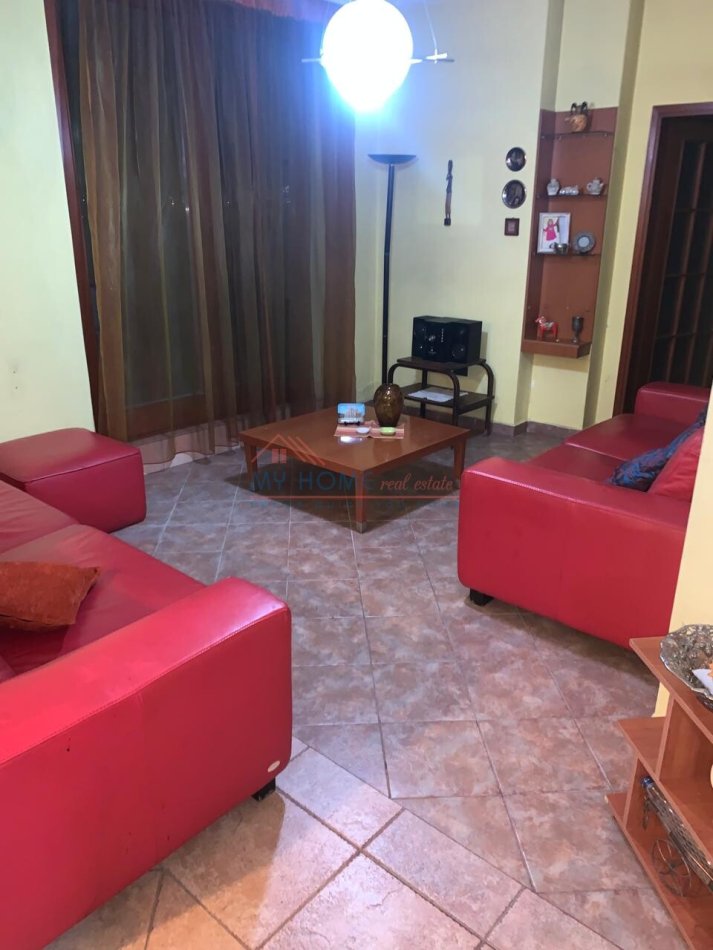 Shqiperi, shitet 1+1+Ballkon, Kati 10, 300,000 € 