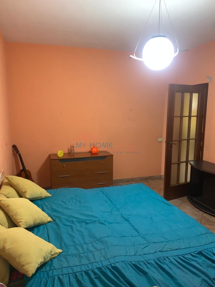 Shqiperi, shitet 1+1+Ballkon, Kati 10, 300,000 € 