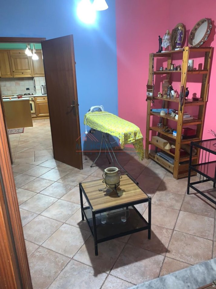Shqiperi, shitet 1+1+Ballkon, Kati 10, 300,000 € 
