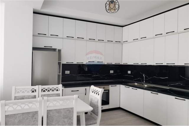 Tirane, jepet me qera apartament 2+1+BLK Kati 4, 600 Euro (siri kodra)