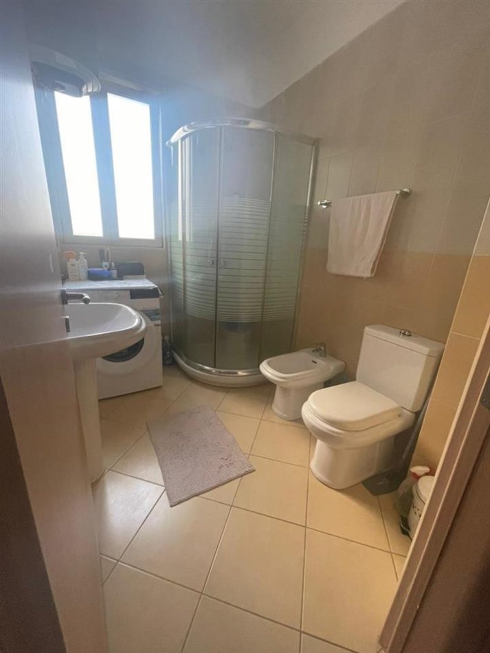 Tirane, jepet me qera apartament 1+1+Ballkon Kati 3, 65 m² 340 € (Fresk , rruga sotir caci , prane fizikes berthamore