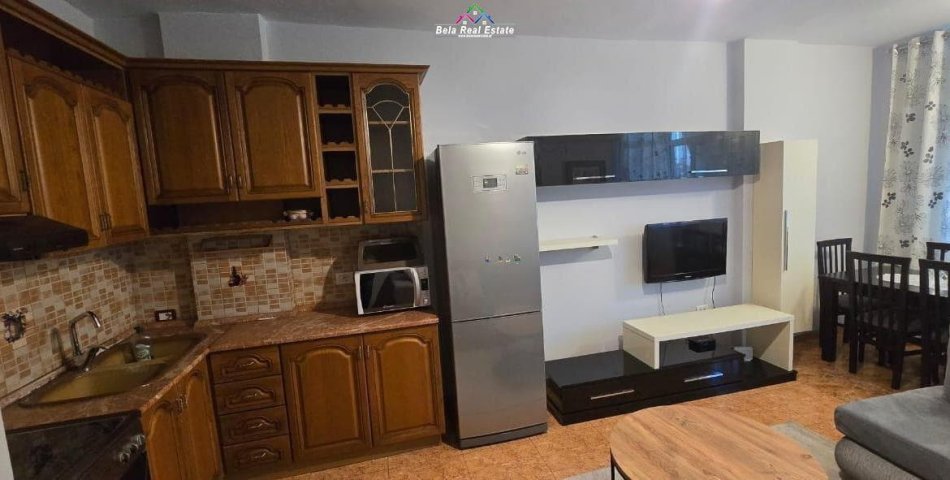 Tirane, jepet me qera apartament 1+1+Ballkon Kati 7, 55 m² 510 € (vace zela)