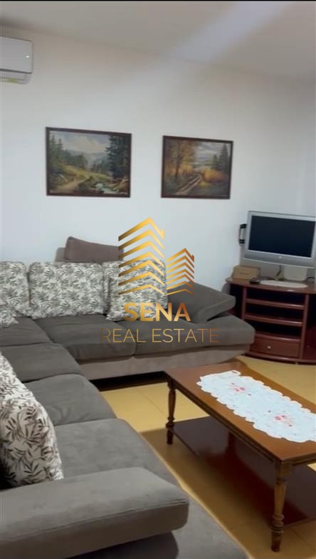 Tirane, jepet me qera apartament 1+1+Ballkon Kati 2, 75 m² 350 € (RRUGA KONGRESI I MANASTIRIT)
