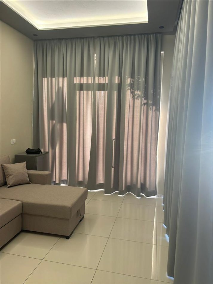 Vlore - Lungomare - Uji i Ftohte, shitet apartament 1+1 Kati 4, 32 m² 70.000 € (Plazhi Ri)