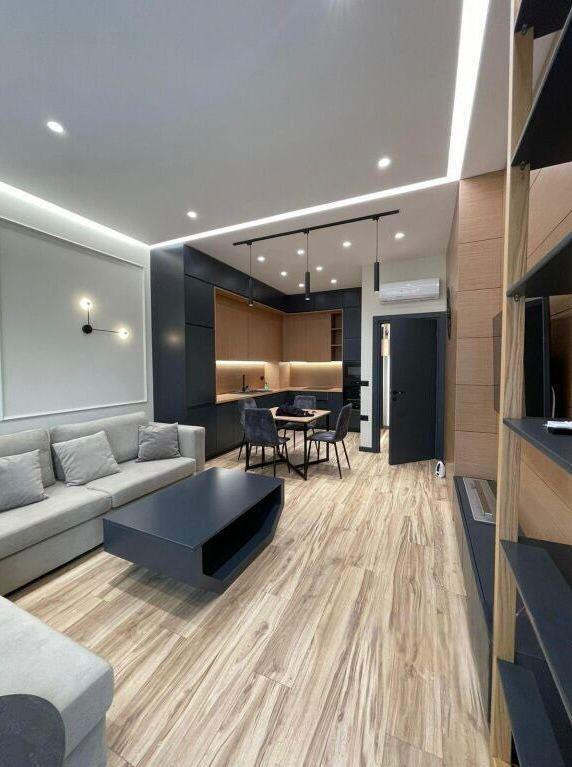 Tirane, jepet me qera apartament 1+1 Kati 5, 75 m² 950 € (Square 21)
