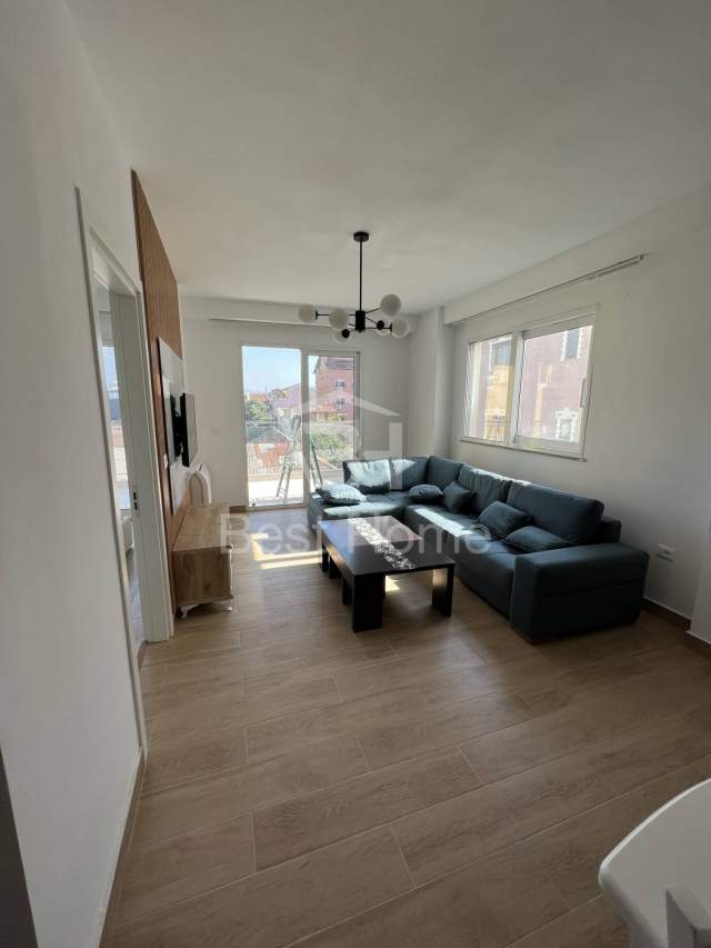 Tirane, jepet me qera apartament 1+1+BLK Kati 3, 65 m² 550 Euro (rruga e Dibres, prane Pasticeri Bilbili)