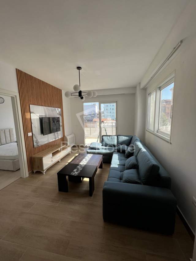 Tirane, jepet me qera apartament 1+1+BLK Kati 3, 65 m² 550 Euro (rruga e Dibres, prane Pasticeri Bilbili)