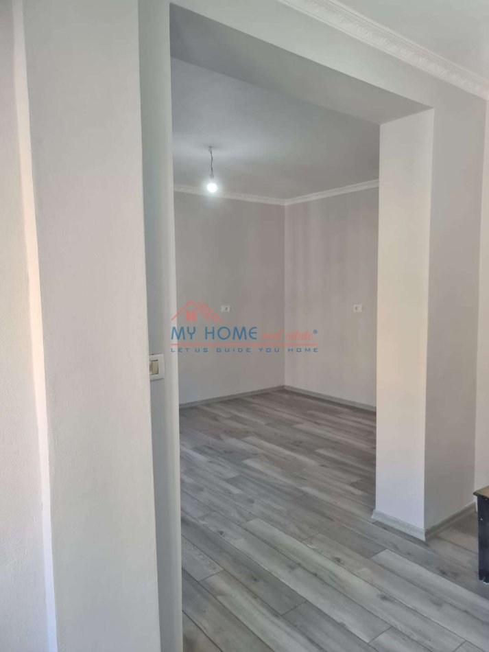 Tirane, shitet apartament 1+1 Kati 3, 53 m² 