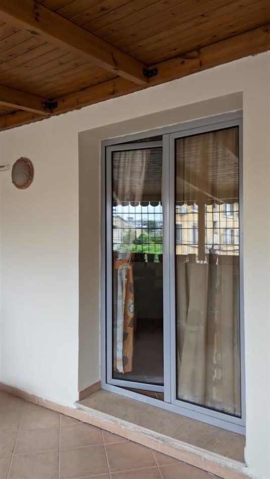 Tirane, shitet apartament 2+1+Ballkon Kati 2, 92 m² 114.000 € (Rruga Lord Bajron, Laprake)
