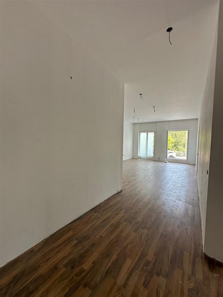 Tirane, shitet apartament 2+1 Kati 1, 110 m² 150.000 € (Kopshti Zoologjik)